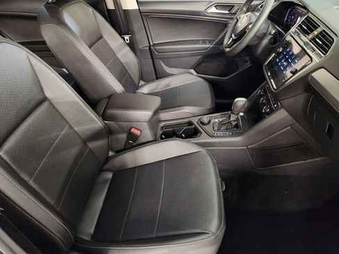 Used 2020 Volkswagen Tiguan SEL image 3