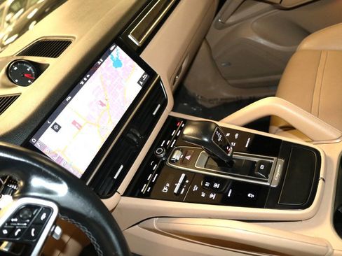 Used 2020 Porsche Cayenne image 60
