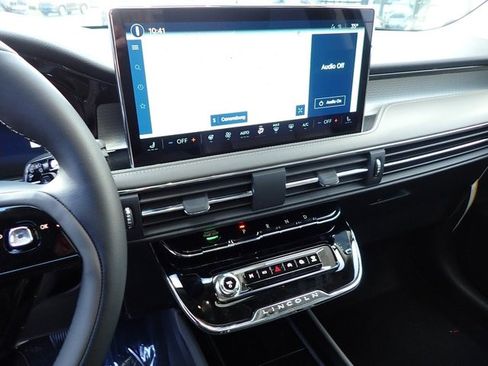 New 2026 Lincoln Corsair Premiere image 22