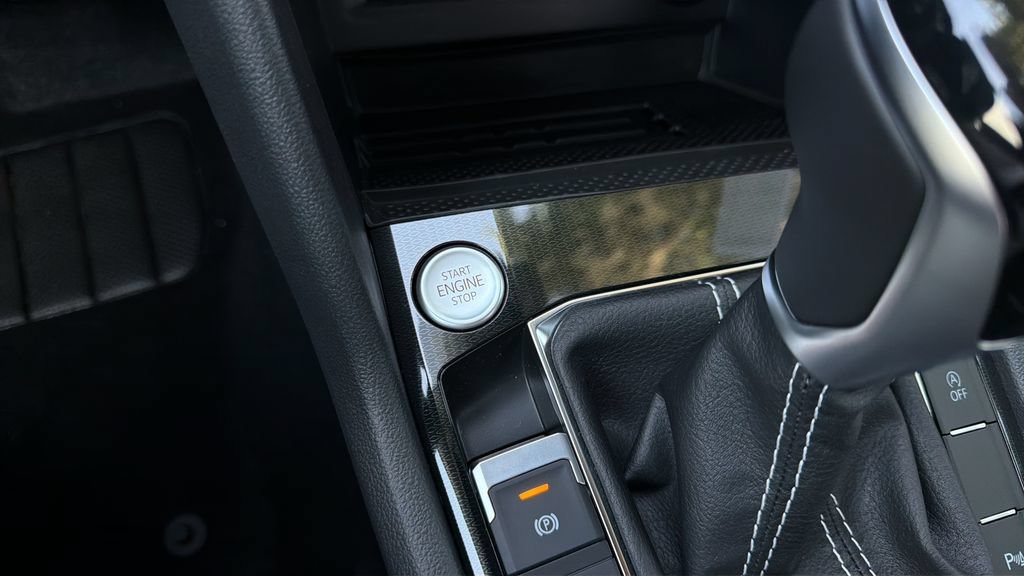 New 2026 Volkswagen Taos SE FWD image 23