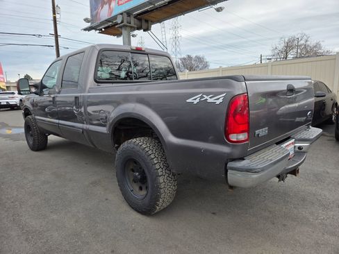 Used 2003 Ford F250 XLT image 2