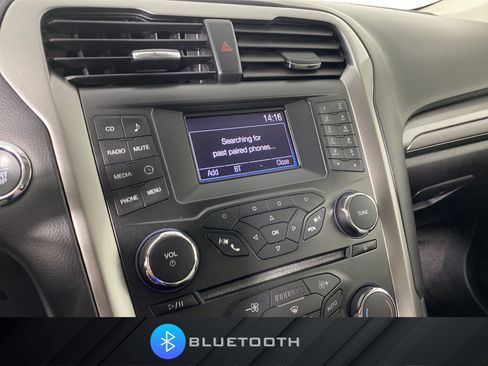 Used 2018 Ford Fusion S FWD image 4