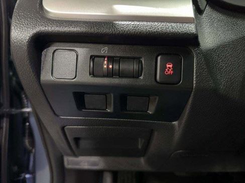Used 2017 Subaru Crosstrek 2.0i Premium w/ Popular Package #1 AWD/4WD image 29
