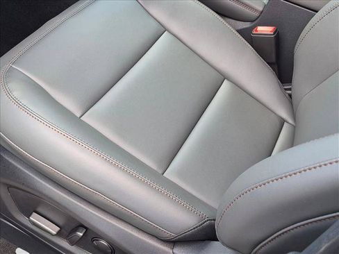 New 2026 Ford Explorer Active w/ Active Comfort Package RWD image 4