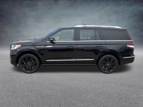 Used 2022 Lincoln Navigator Reserve AWD/4WD image 2