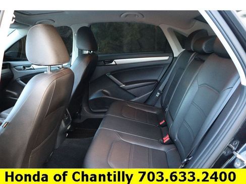 Used 2020 Volkswagen Passat 2.0T SE w/ Sunroof Package image 29