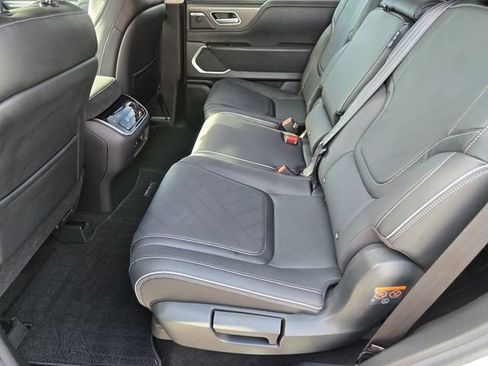 Used 2025 INFINITI QX80 Luxe RWD image 12