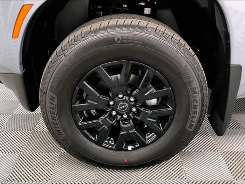 New 2026 Nissan Frontier SV w/ Tow Package AWD/4WD image 12