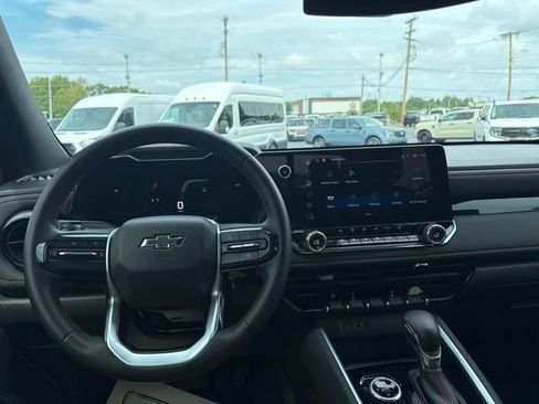 Used 2024 Chevrolet Colorado Z71 w/ Z71 Convenience Package 2 AWD/4WD image 25