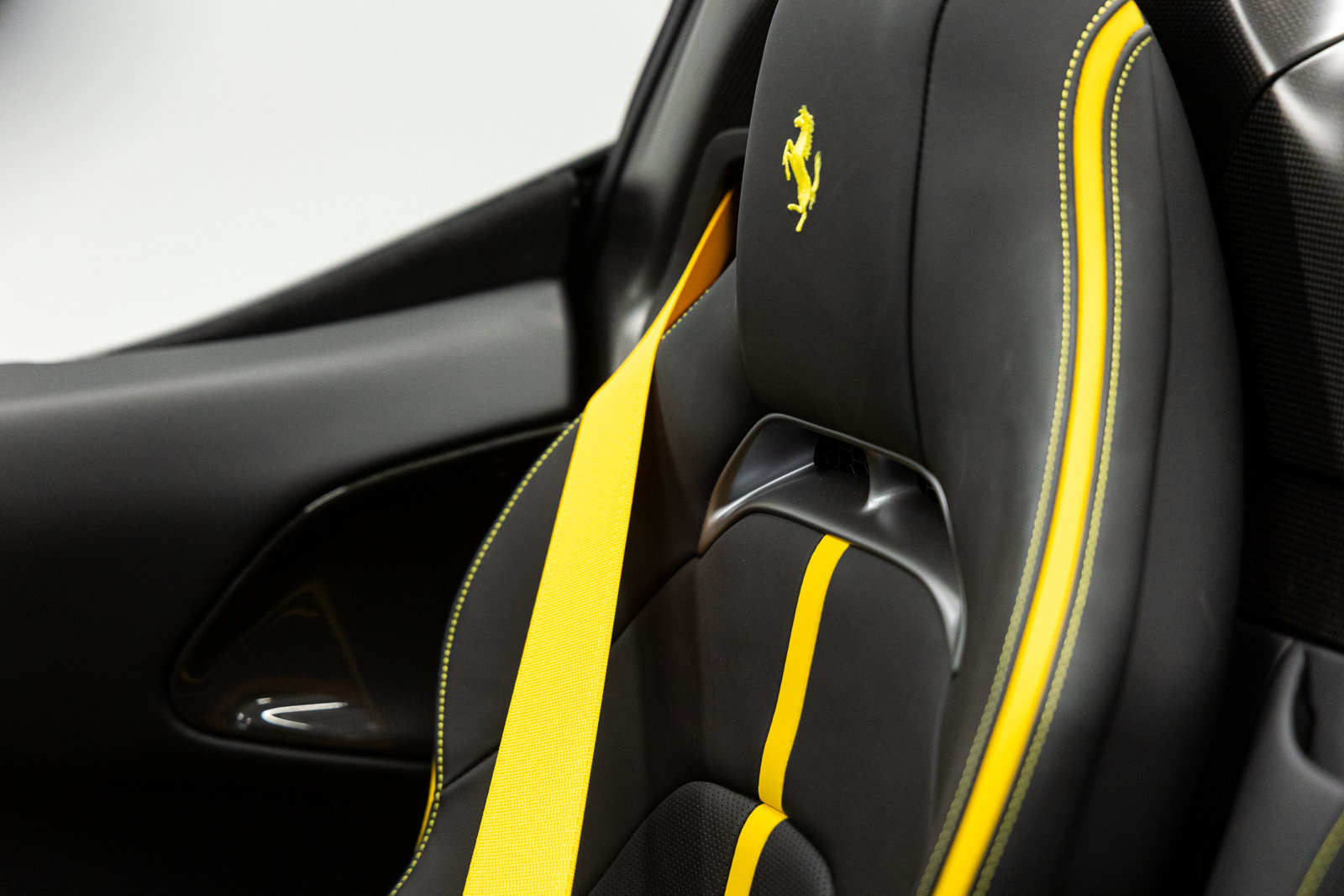 Used 2025 Ferrari SF90 Spider AWD/4WD image 71