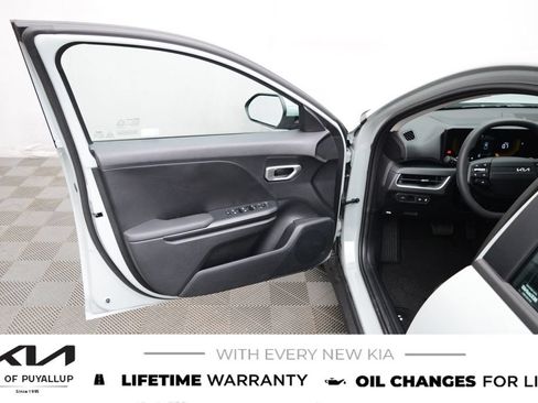 New 2026 Kia K4 FWD image 9