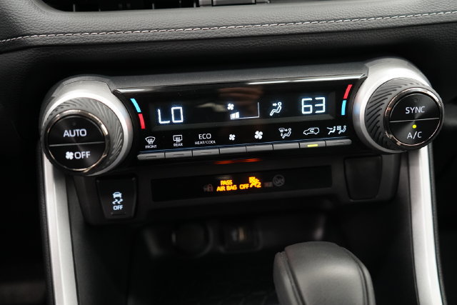 Used 2025 Toyota RAV4 XLE AWD/4WD image 30