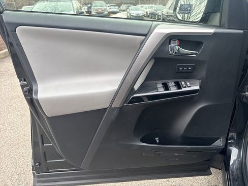 Used 2017 Toyota RAV4 Limited image 23