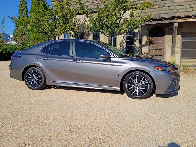 Used 2023 Toyota Camry SE w/ Convenience Package FWD image 15