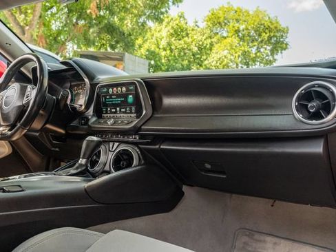 Used 2018 Chevrolet Camaro SS RWD image 38