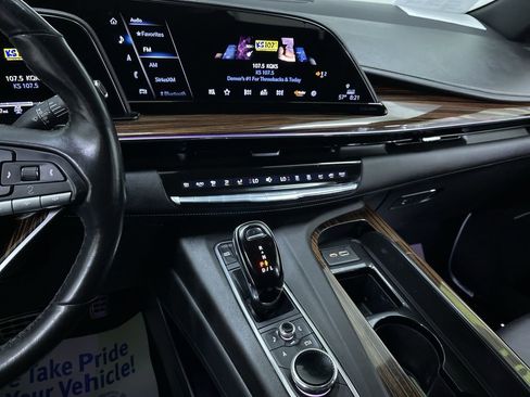 Used 2022 Cadillac Escalade Luxury w/ LPO, Illumination Package image 22