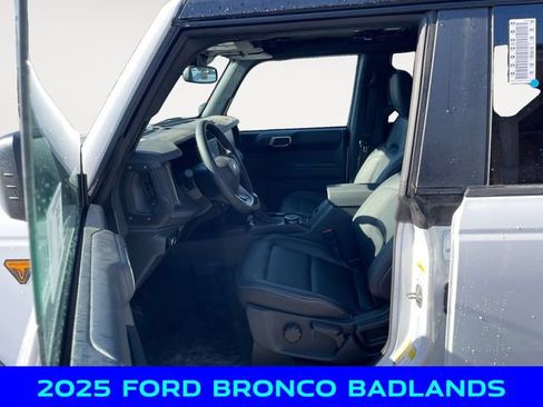 New 2025 Ford Bronco Badlands AWD/4WD image 9