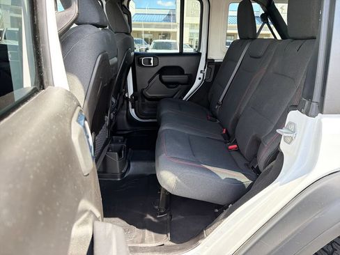 Used 2025 Jeep Wrangler Unlimited Rubicon AWD/4WD image 23