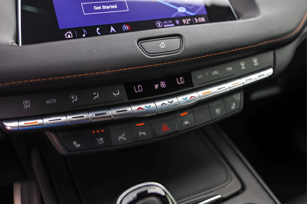 Certified 2023 Cadillac XT4 Sport FWD image 19