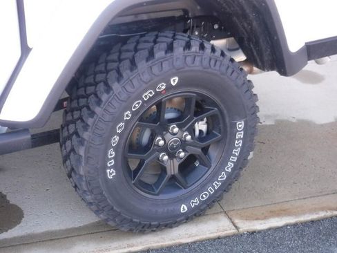 New 2026 Jeep Gladiator Mojave AWD/4WD image 3