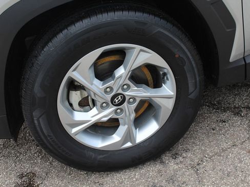 Used 2024 Hyundai Tucson SE AWD/4WD image 9