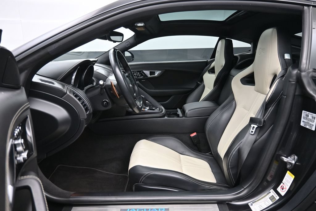 Used 2015 Jaguar F-TYPE R RWD image 19