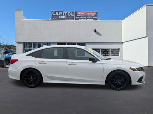 Used 2022 Honda Civic Sport image 2