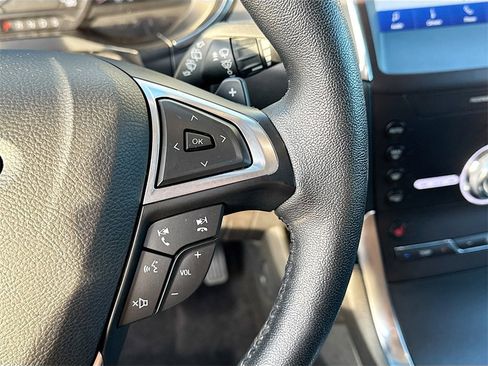 Used 2020 Ford Edge Titanium w/ Class II Trailer Tow Package image 9