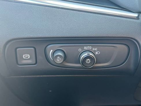 Used 2020 Buick Enclave Premium w/ Sun and Sites Package image 29