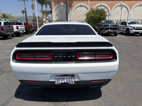Used 2018 Dodge Challenger R/T Plus RWD image 7