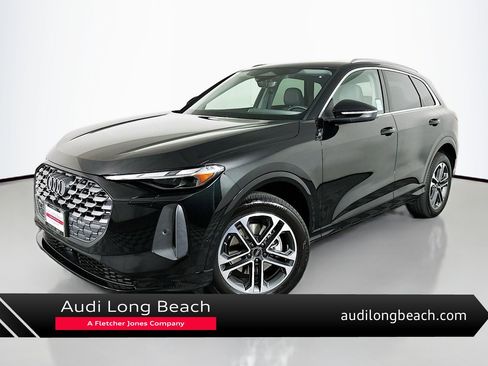 Used 2025 Audi Q5 Premium w/ Convenience Package image 1