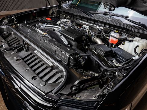 Used 2025 Chevrolet Silverado 2500 LTZ w/ LTZ Plus Package image 39