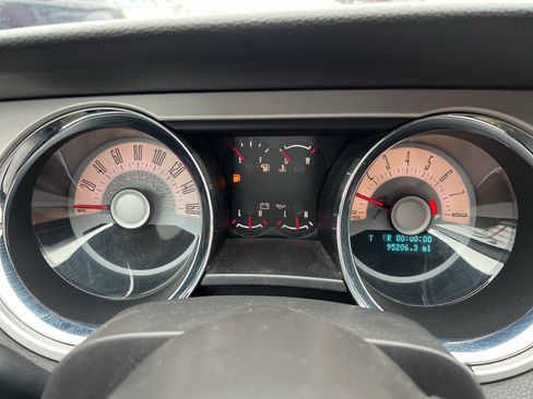 Used 2012 Ford Mustang Premium image 17