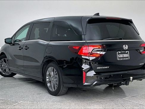 Used 2025 Honda Odyssey Touring image 16