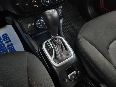 Used 2023 Jeep Renegade Trailhawk AWD/4WD image 24