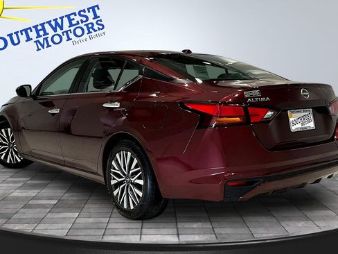 Used 2025 Nissan Altima 2.5 SV image 4