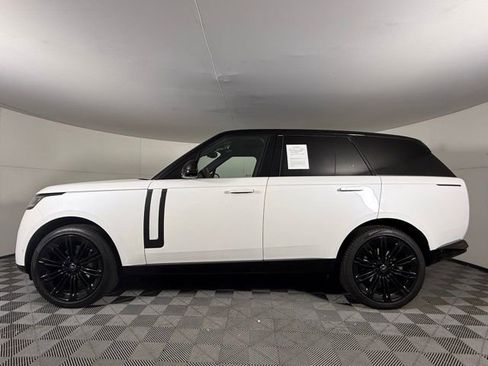 Certified 2024 Land Rover Range Rover SE image 3