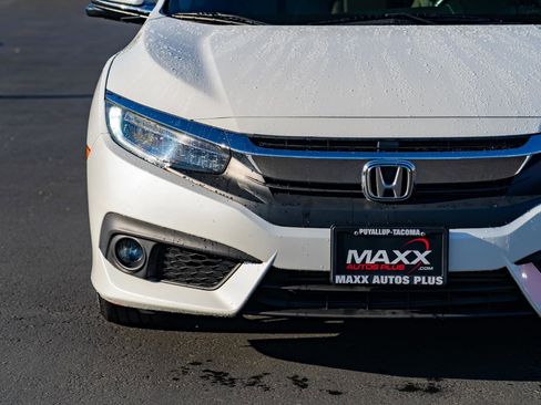 Used 2016 Honda Civic Touring image 6