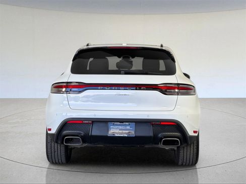 Used 2025 Porsche Macan image 7