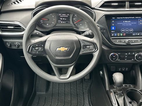 Used 2023 Chevrolet TrailBlazer LT w/ Convenience Package AWD/4WD image 14