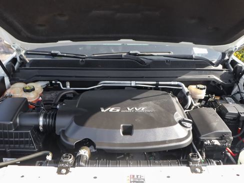 Used 2017 Chevrolet Colorado LT w/ Luxury Package, Chrome RWD image 12