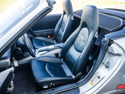 Used 2006 Porsche 911 Carrera RWD image 4
