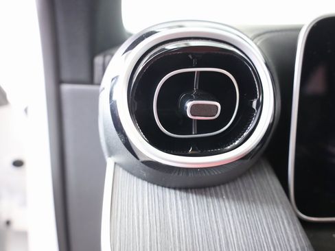 Certified 2025 Mercedes-Benz GLC 43 AMG GLC 43 AMG image 10