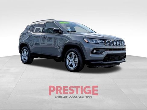 Used 2024 Jeep Compass Latitude image 4