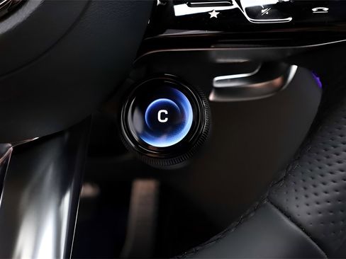 Certified 2025 Mercedes-Benz GLC 43 AMG 4MATIC Coupe image 70