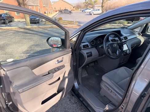 Used 2016 Honda Odyssey SE image 10