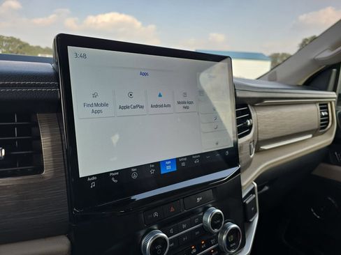 Used 2024 Ford Expedition Limited image 22