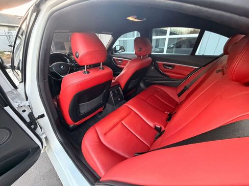Used 2017 BMW 340i Sedan w/ Technology Package image 23