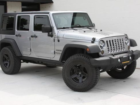 Used 2017 Jeep Wrangler Unlimited Sport w/ Quick Order Package 24S AWD/4WD image 6