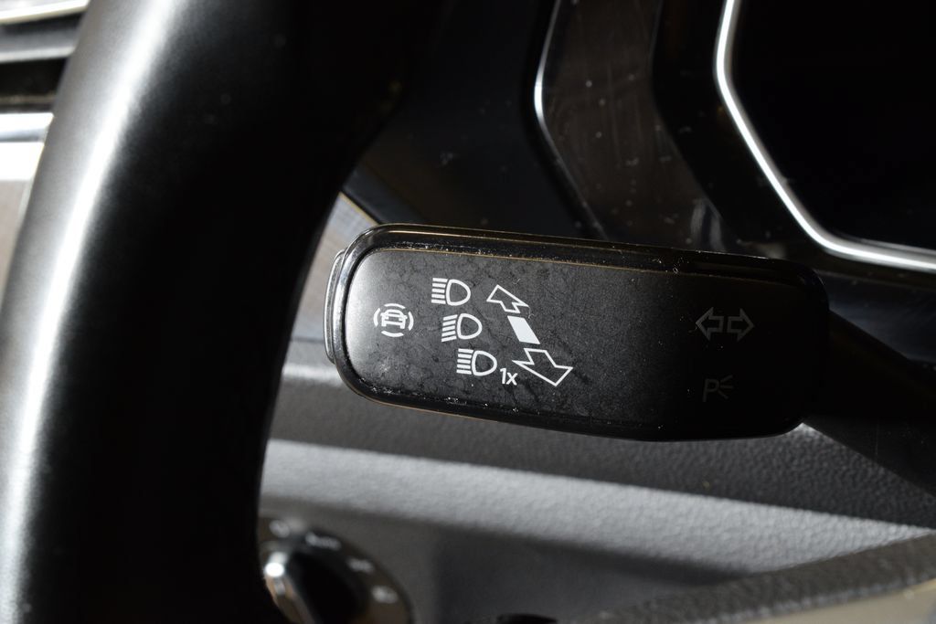 Used 2024 Volkswagen Jetta SE FWD image 18